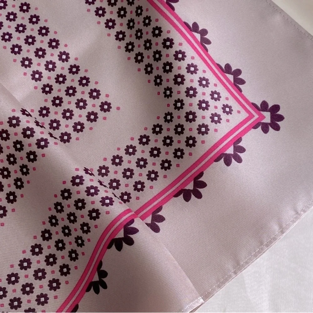 ANN TAYLOR SILK GEOMETRIC FLORAL PRINT SCARF SQUARE Limited Edition Pink Grey